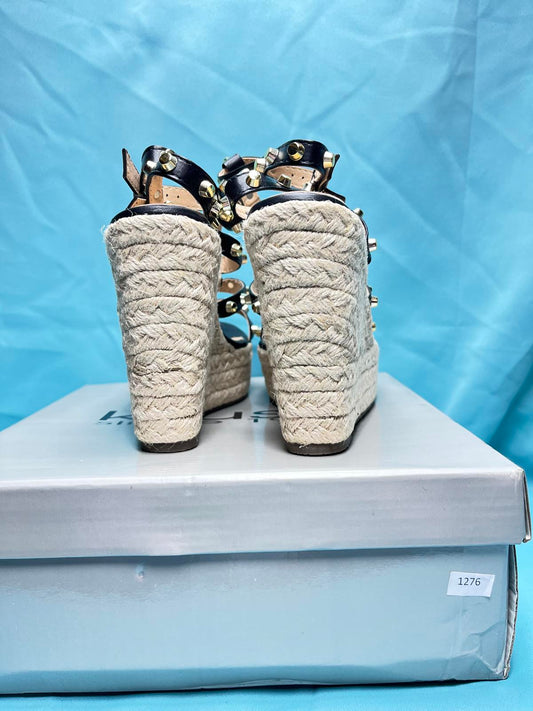 Woman's wedges size 4 gold studs 1276