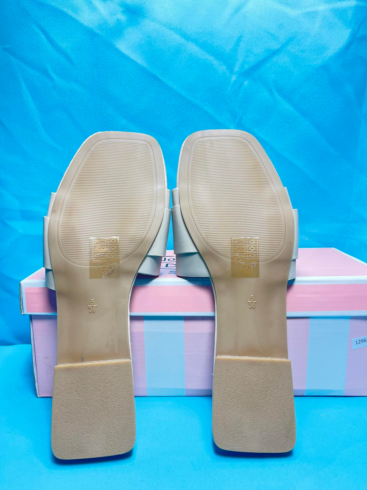 size 5 Woman's Open Toe Flats beige (naked) 1296