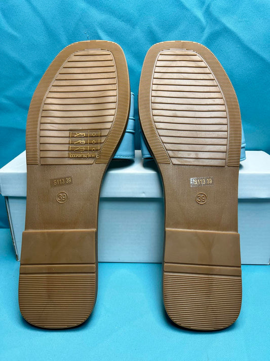 Woman's Size 6 Blue Open toe sandals Flats 1374