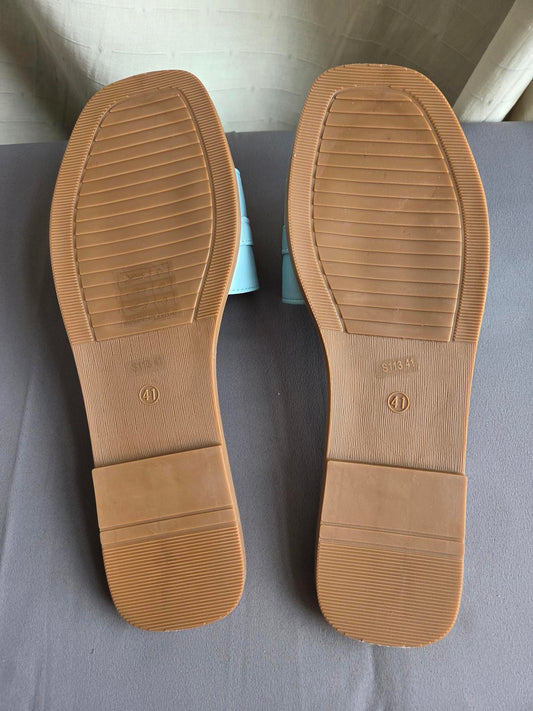 Woman's size 8 Light Blue Open Toe Flats 2143