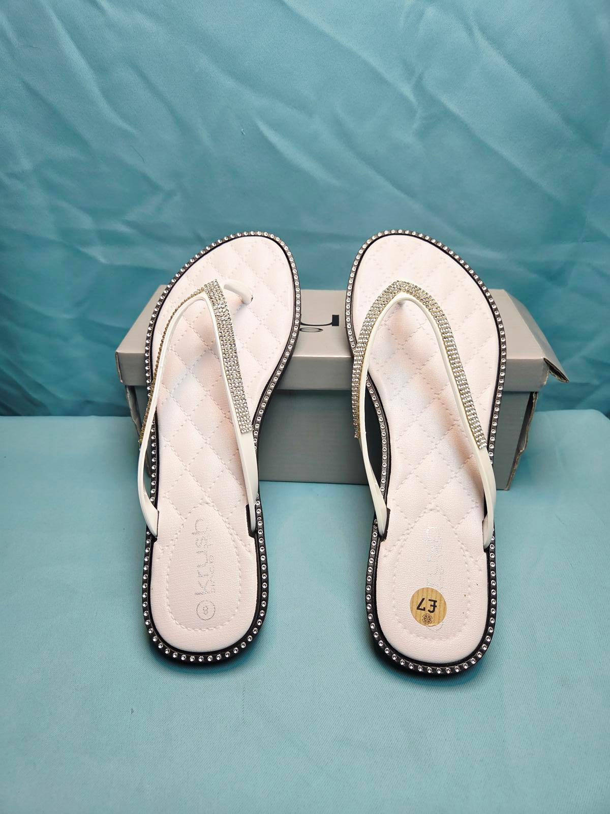 Woman's size 8 Sandals 2091