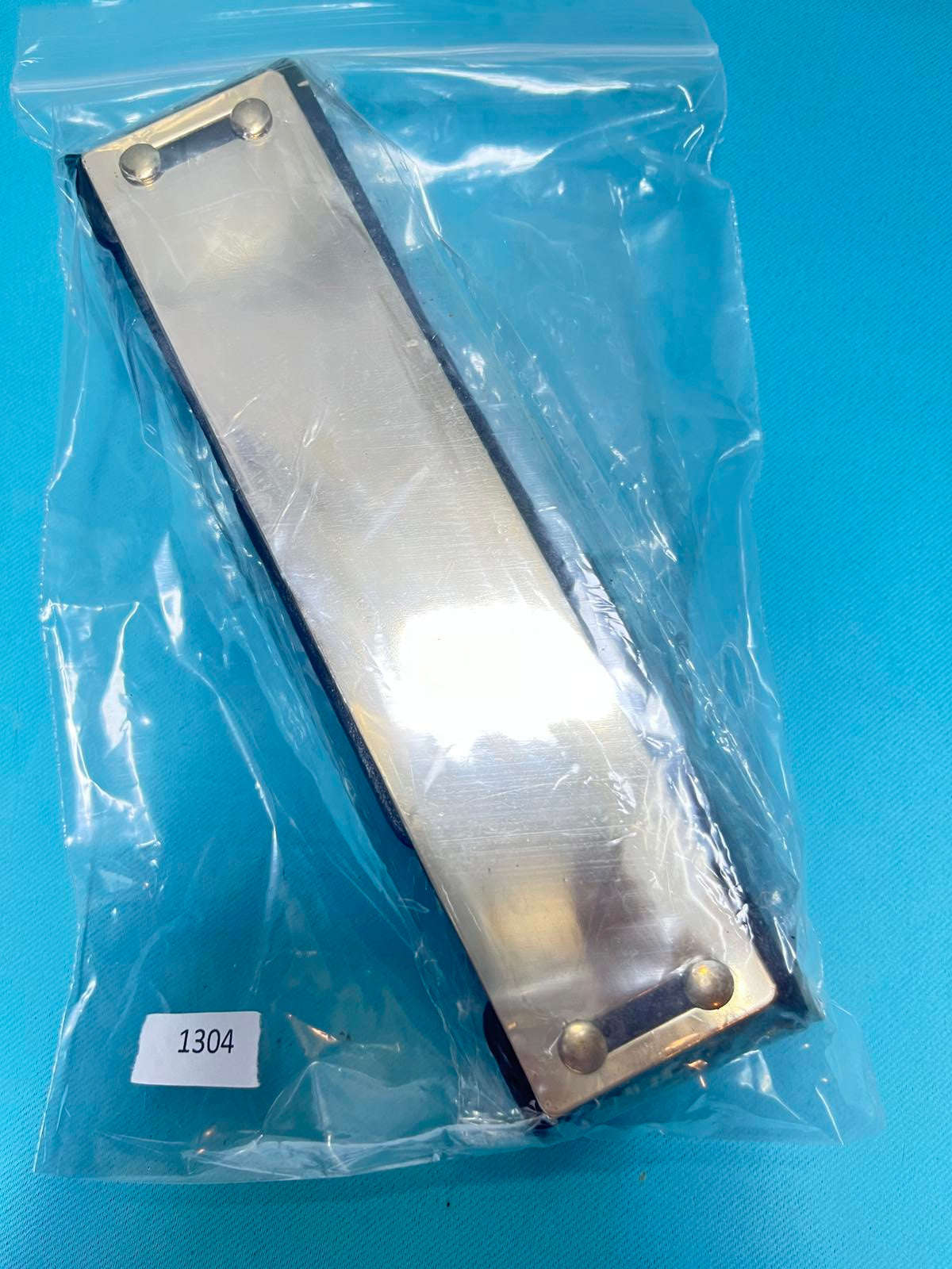 Woman's metal front elasticated belt size small 1304