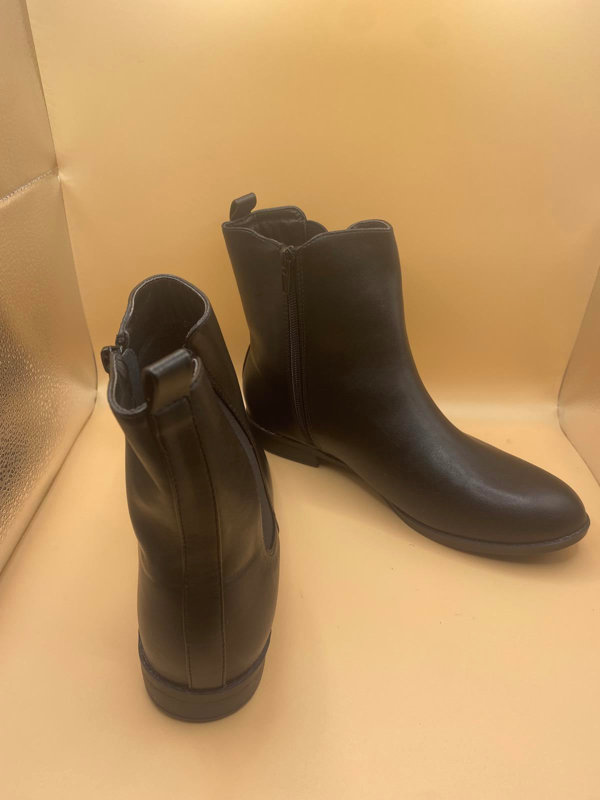 Zip up ankle boots 1224