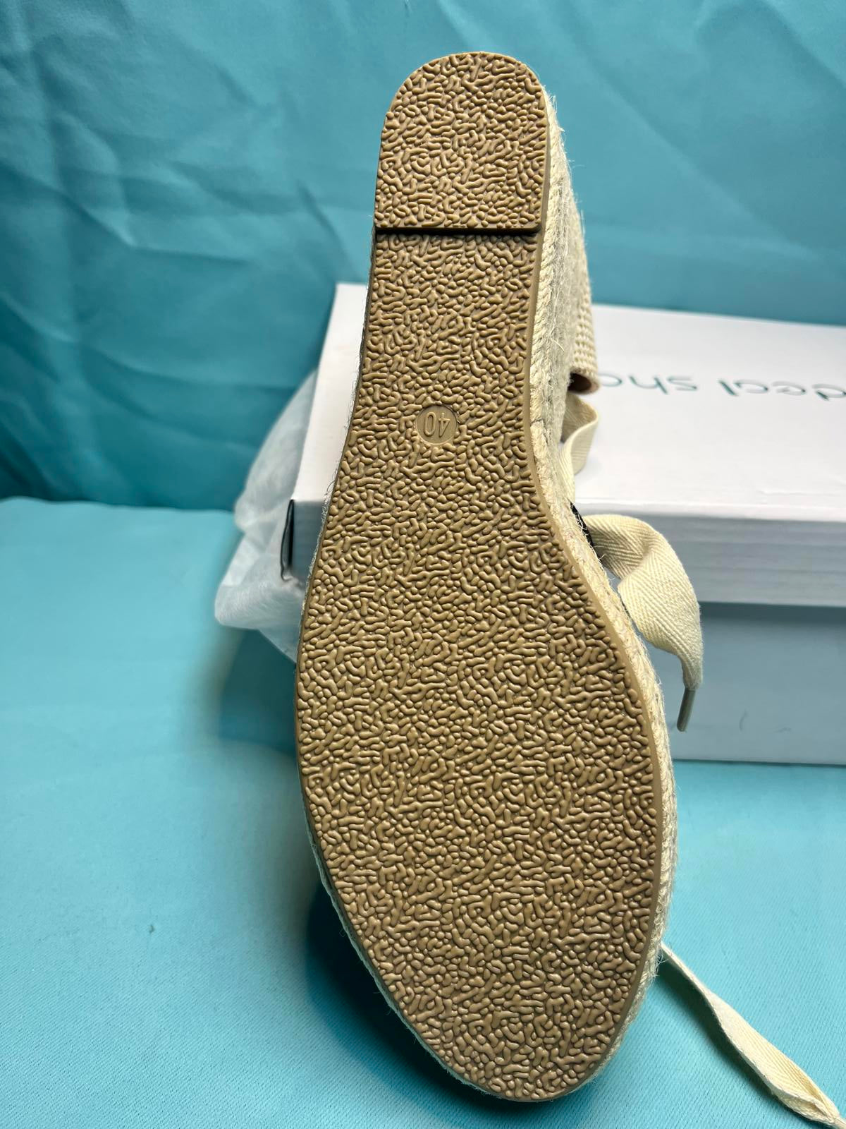 Woman's size 7 Wedges 1391