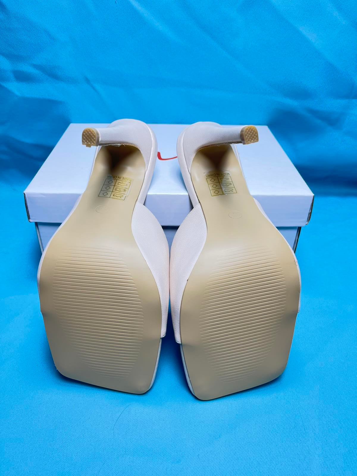 Woman's Heeled open toe slip on 1263