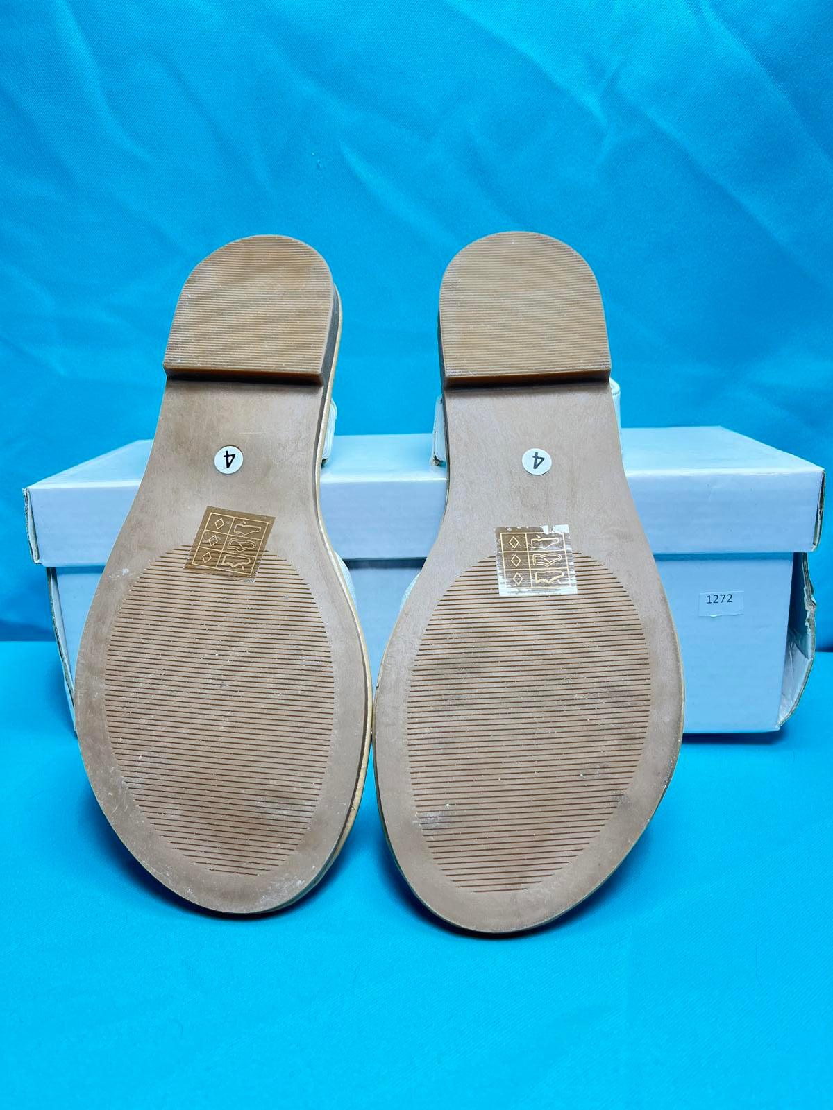 Woman's Open toe Flats 1272