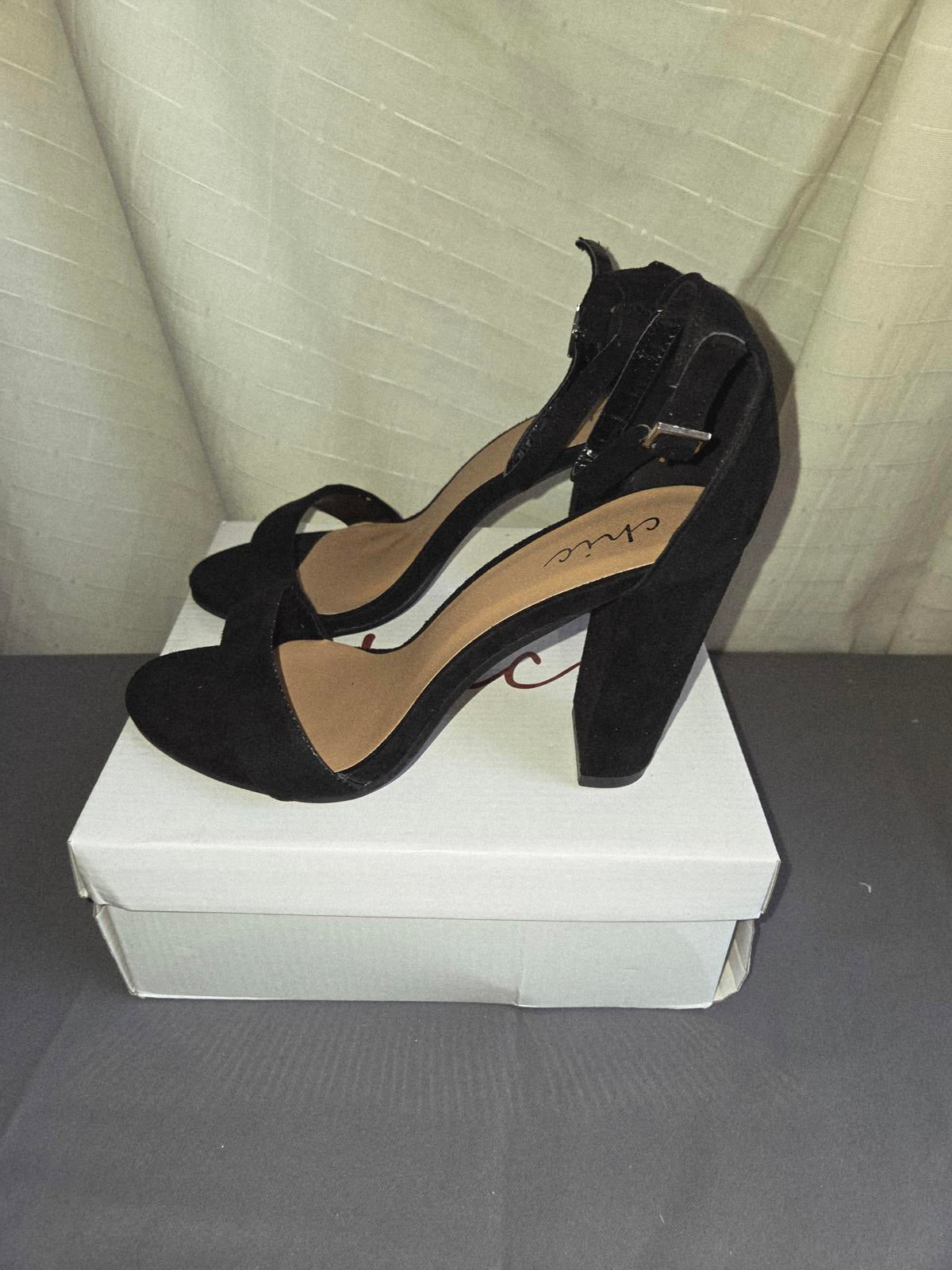 Size 6 Woman's Open toe Black Heels 2367