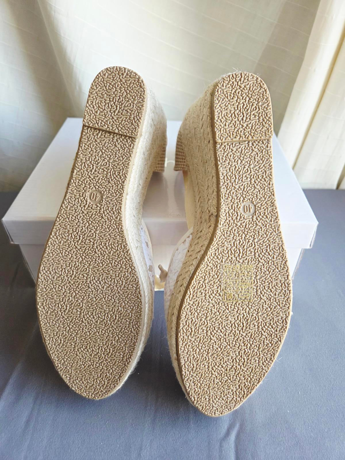 Size 7 White/Cream Wedges with design on Front 2232