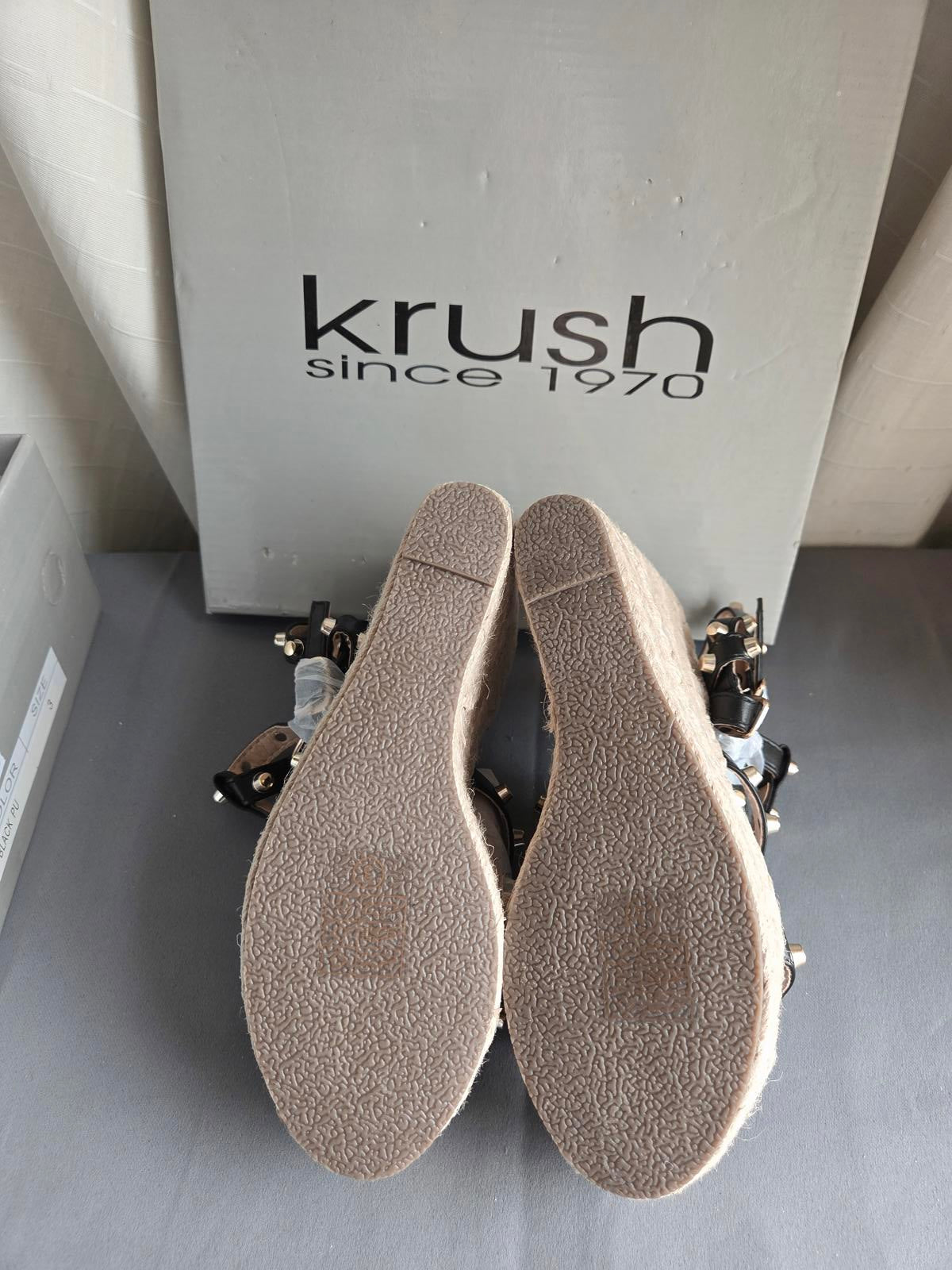 Woman's wedges size 3 gold studs 2366