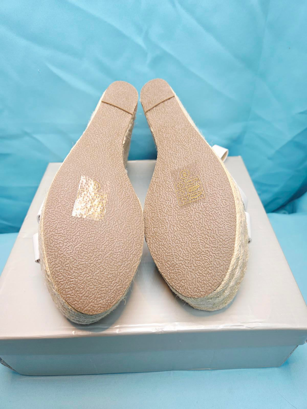 Woman's size 8 white open toe wedges 2000