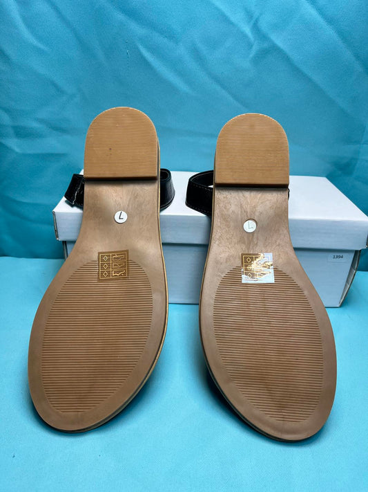 Woman's black open toe sandals size 7 1394