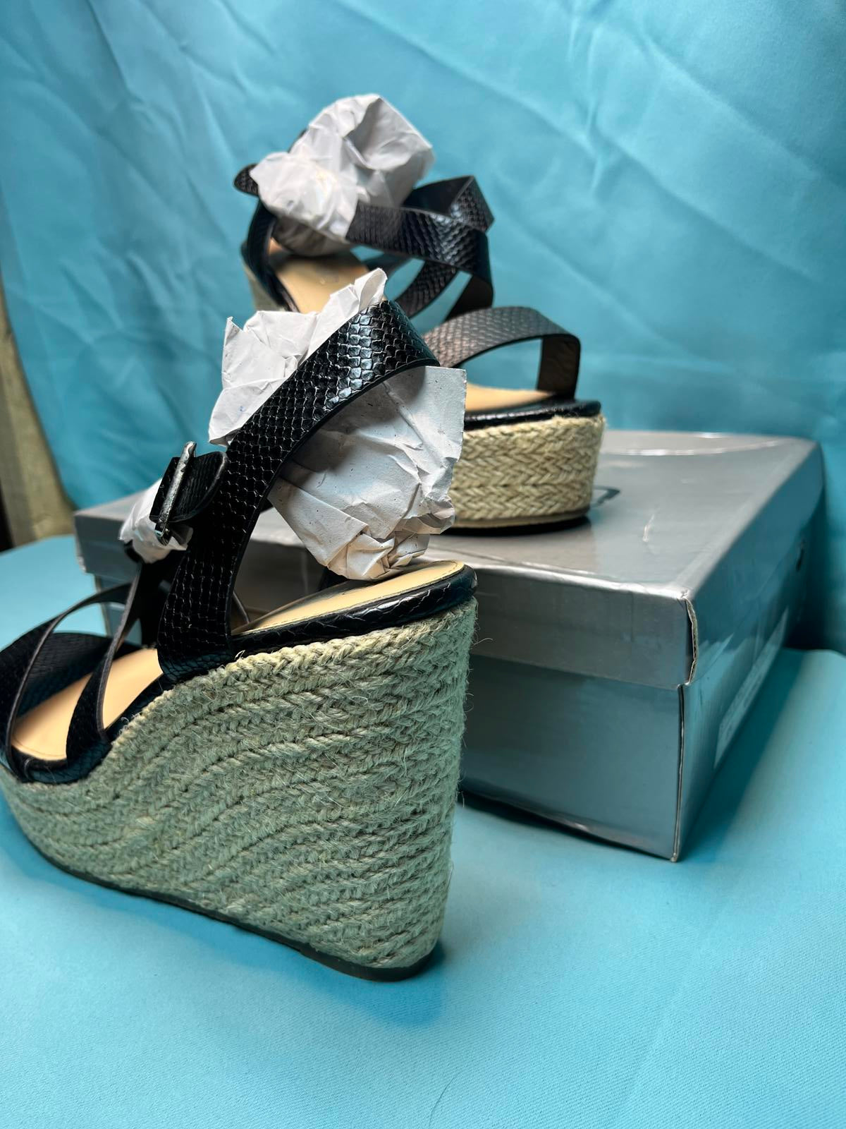 Woman's black Open Toe Wedges size 7 1399