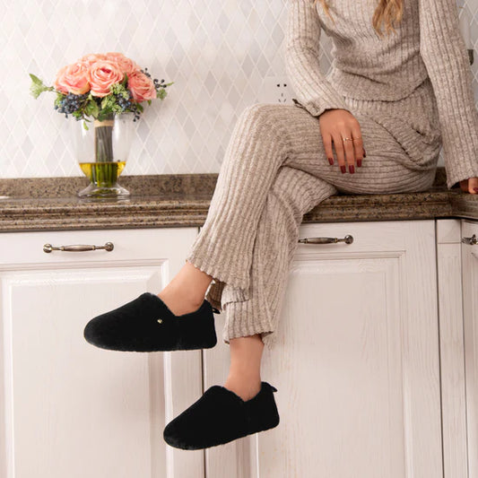 EverFoams Women's Closed Back Slippers size 3-4