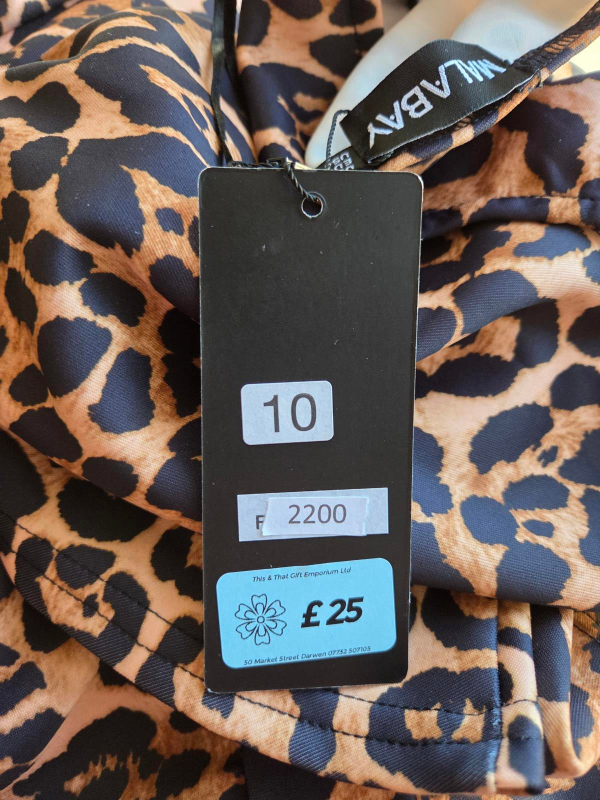 Leopard print size (Of one Shoulder type) top 2200