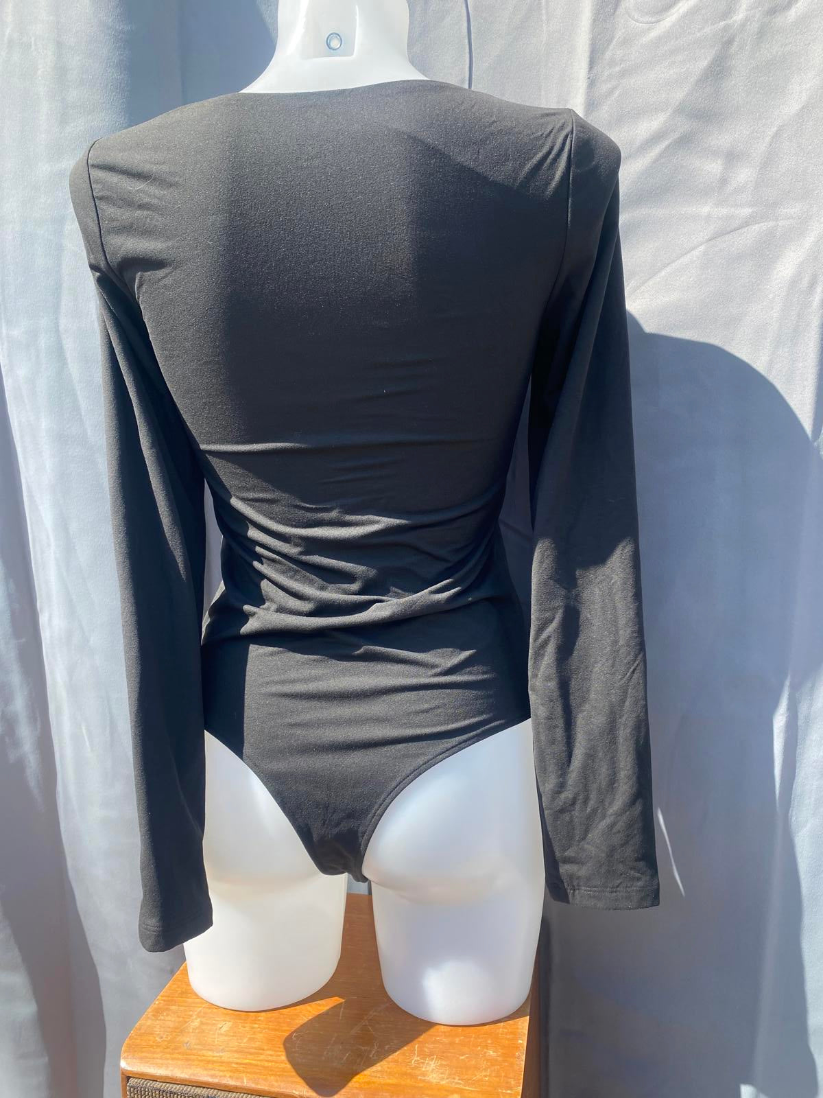Black long sleeved body suit 1187