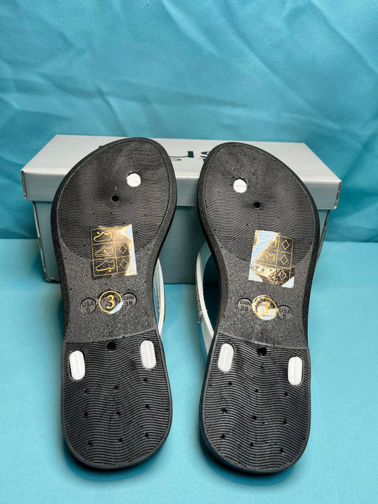 Woman's size 3 Open Toe Flats 1352