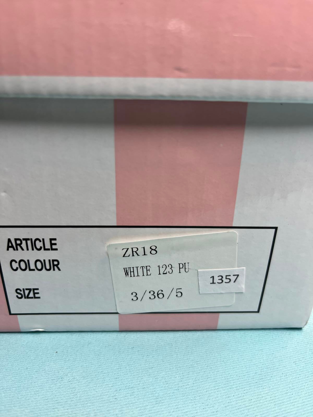 Woman's size 3 Open Toe Flats 1357