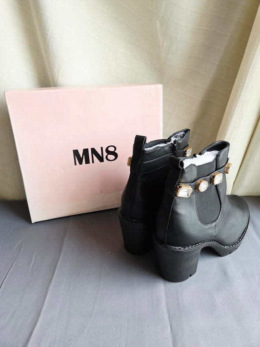 Size 7 Black Ankle boots with design 2112