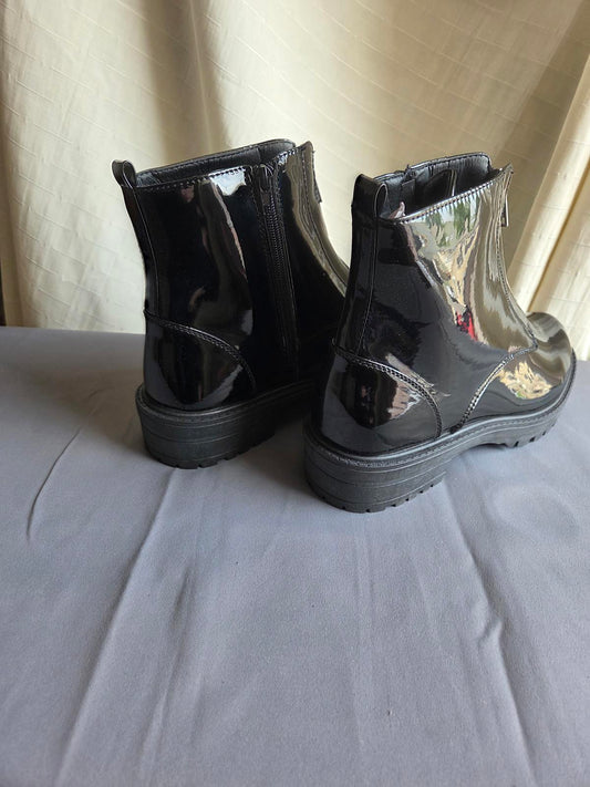 Woman's size 8 Black Patent Zip Front Ankle Boots 2083