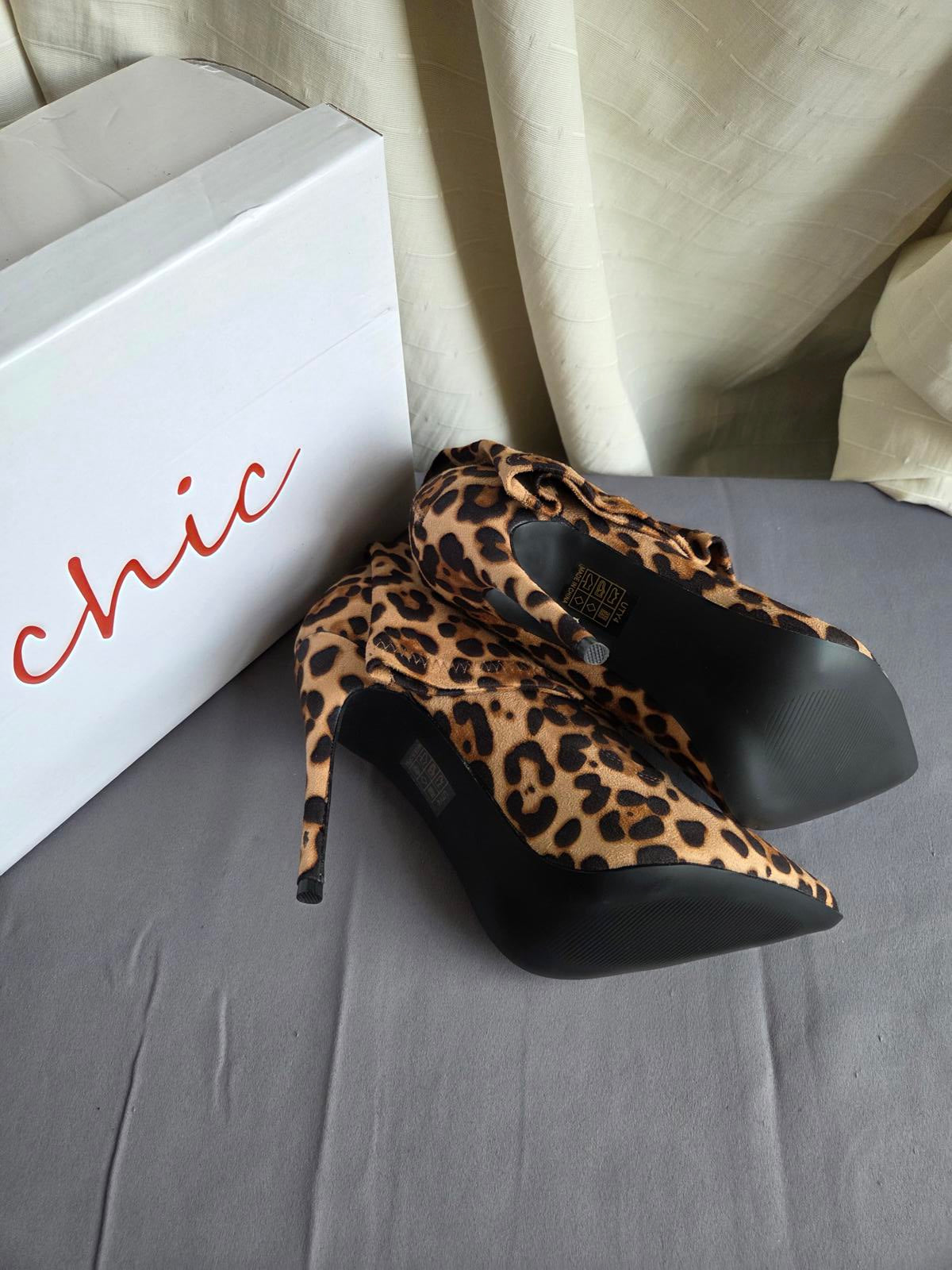 Woman's size 8 leopard print lycra boots 2315