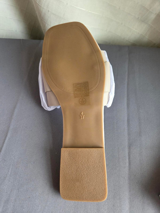 Woman's nude size 4  Open Toe Flats 2307