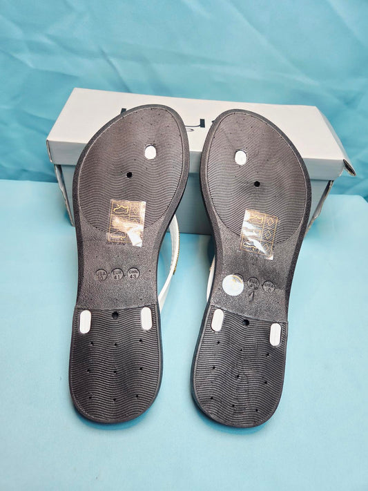 Woman's size 8 Sandals 2091