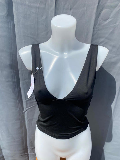 black low cut top 1183