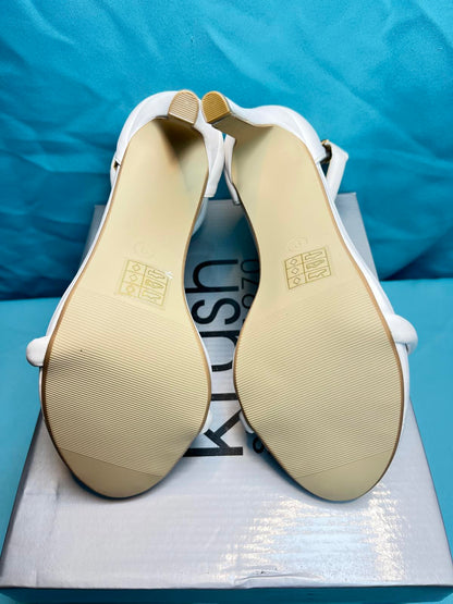 Woman's size 6 white open toe heels 1389