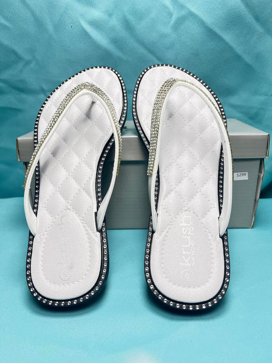 Woman's size 5 Open Toe Flats 1299
