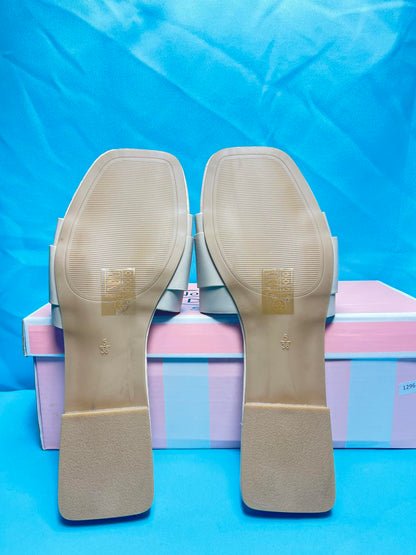 size 5 Woman's Open Toe Flats beige (naked) 1296