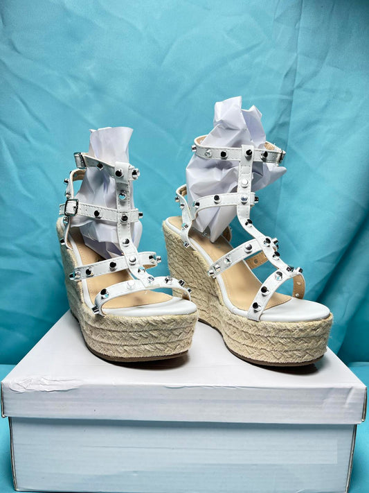 Woman's size 7 Open Toe Wedges with Silver Stud 2035