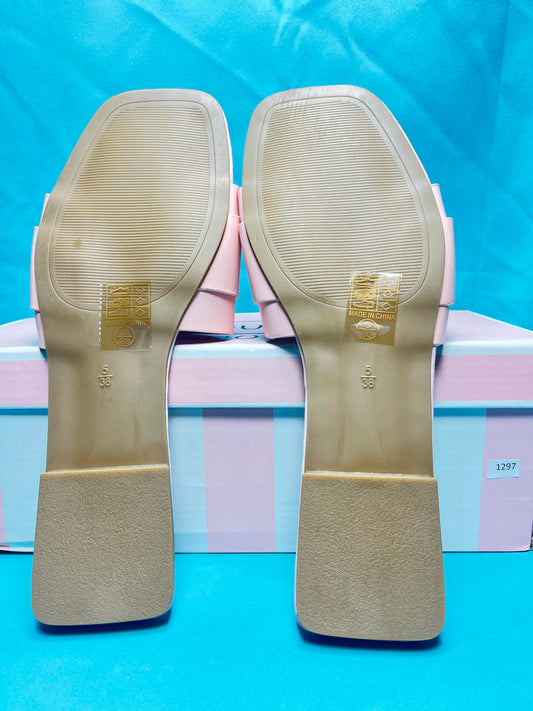 Woman's size 5 pink Open Toe Flats 1297
