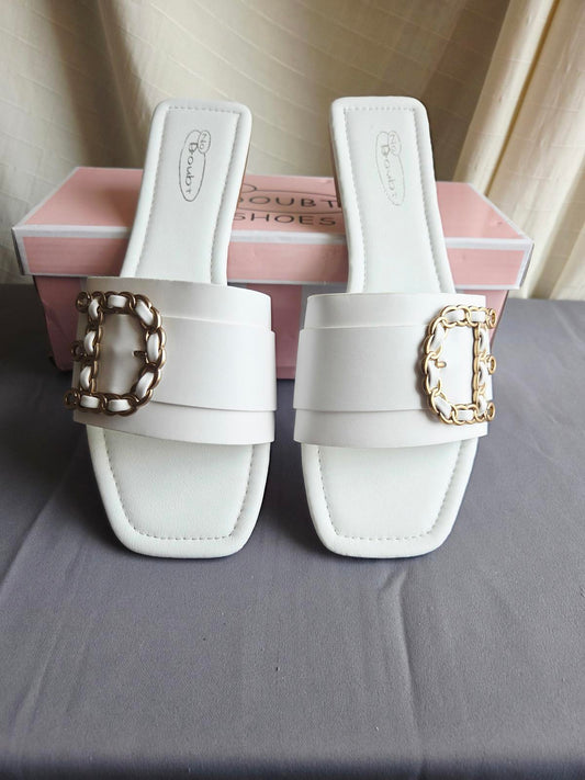 Woman's size 8 white Open Toe Flats 2113