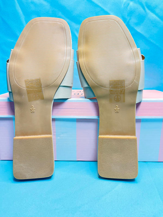 size 3 Nude Woman's Open Toe Flats 1350