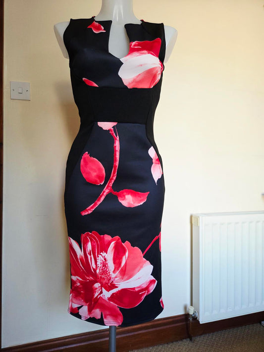 Size 10 Black and red stretchy material dress 2068