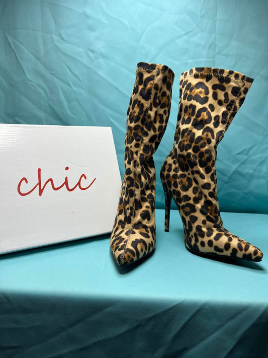 Woman's size 5 leopard print lycra boots 1312