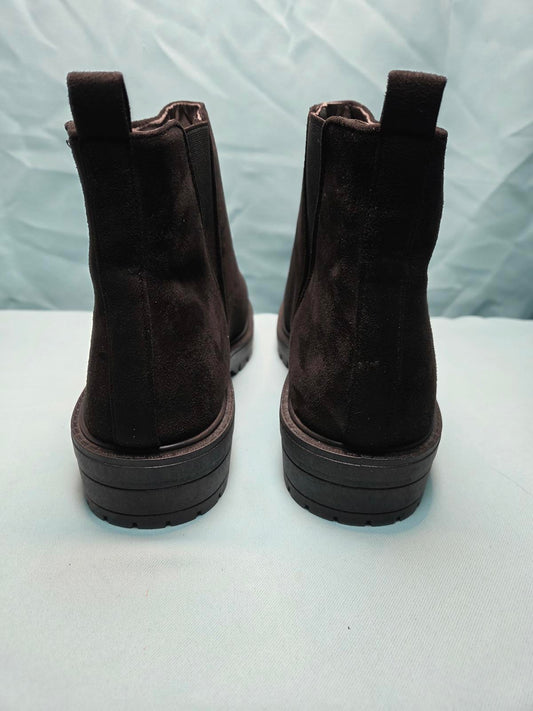 Woman's size 8 Black suede Ankle Boots 2031