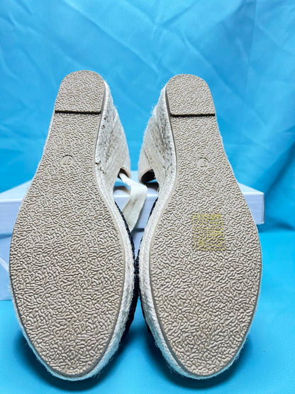 Woman's size 3 Wedges with Black Pattern design 2250