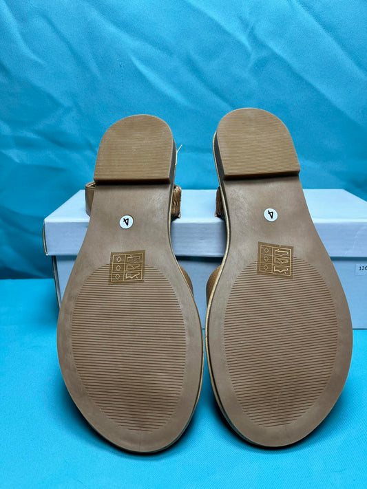 Woman's size 4 open toe sandals 1265