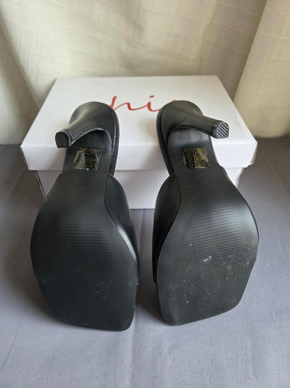 woman's Black size 3 open toe heels 2312