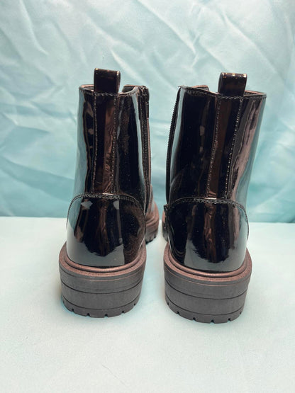 Woman's size 6 Black Patent Zip Front Ankle Boots 1375