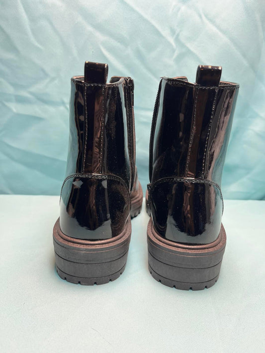 Woman's size 6 Black Patent Zip Front Ankle Boots 1375