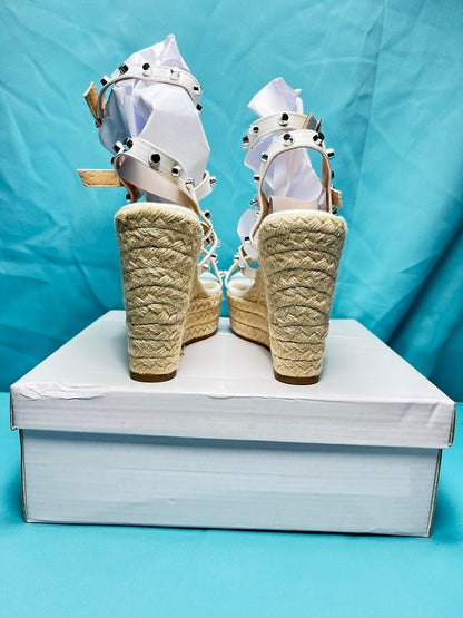 Woman's size 6 Open Toe Wedges with Silver Stud 1369