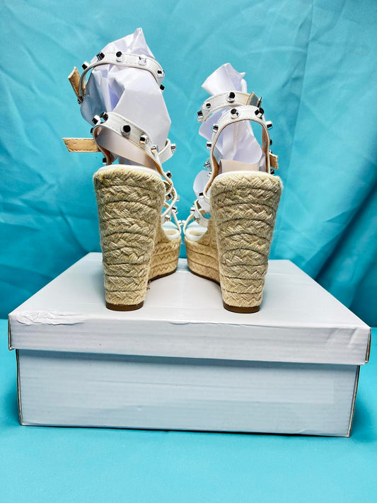 Woman's size 7 Open Toe Wedges with Silver Stud 2035