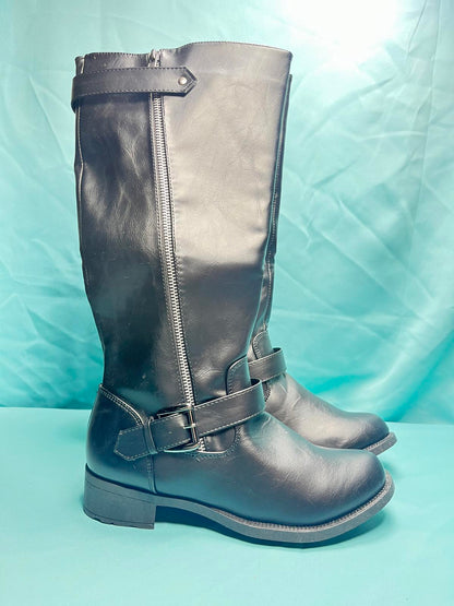 Woman's Size 3 Flat Black Boots 1406