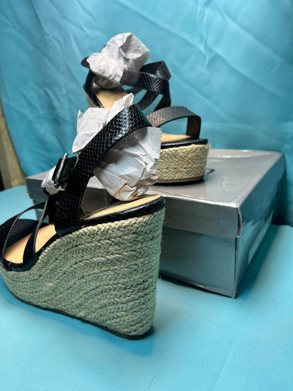 Woman's black Open Toe Wedges size 7 1399