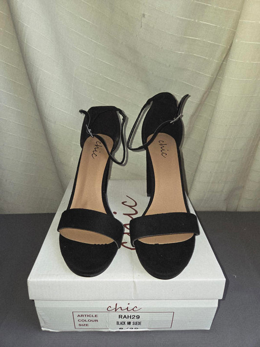 Size 6 Woman's Open toe Black Heels 2367