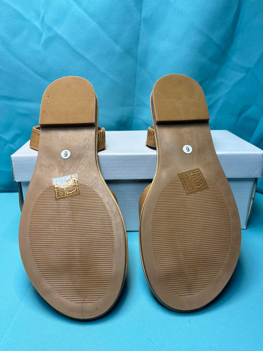 Woman's size 6 Brown Open Toe Flats 1372
