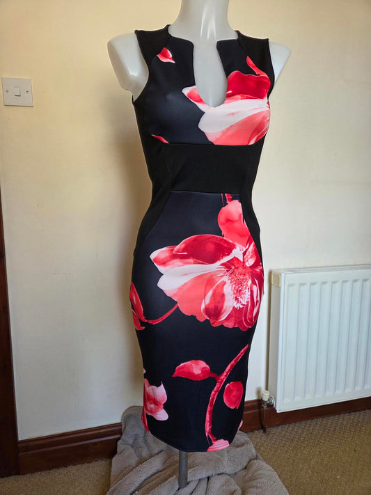 Size 8 Black and red stretchy material dress 2018