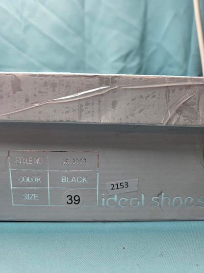 Woman's size 6 Wedges 2153